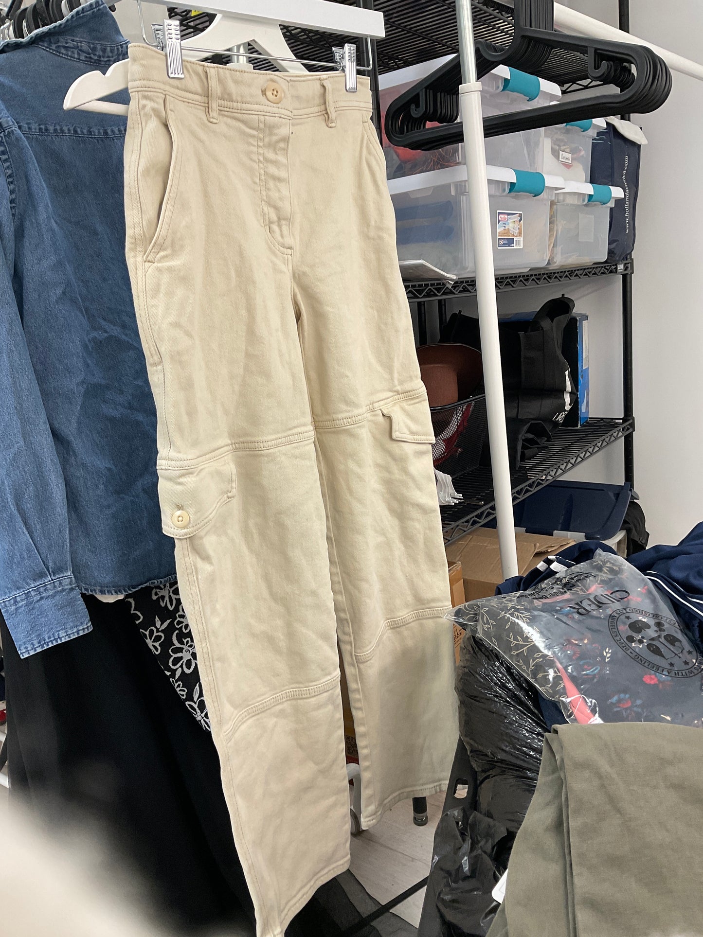 Wilfred Free Cream Cargo Pants