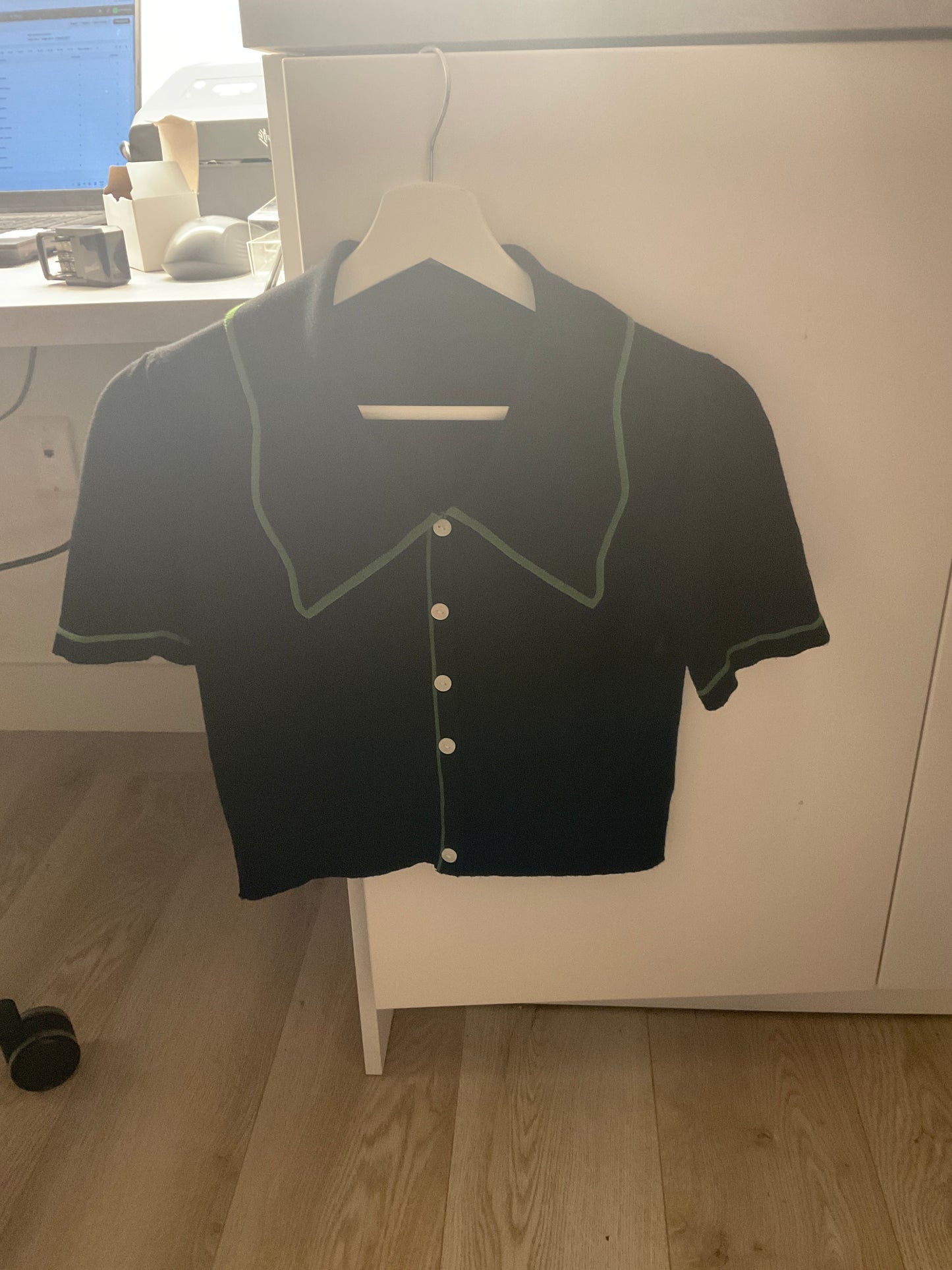 Cropped Black/Green Button Up Short Sleeve Sweater