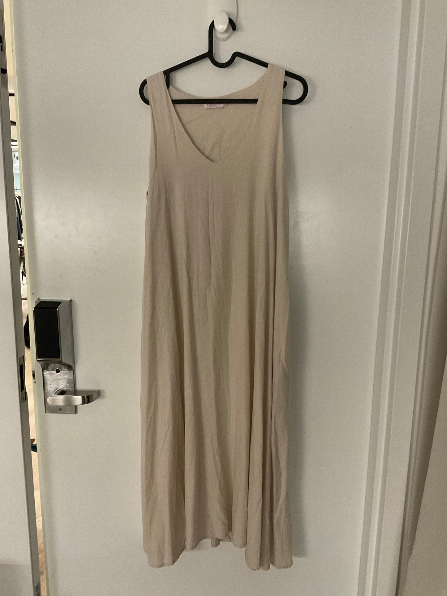 Off White Sleeveless V Neck Dress