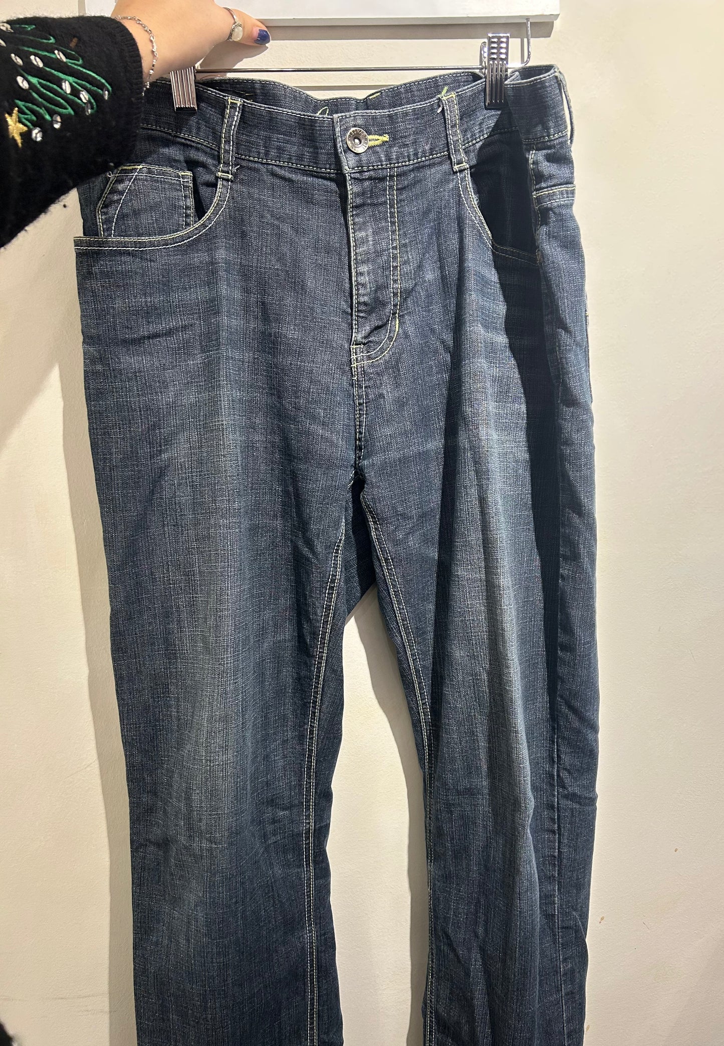 Lesmart Mid-Rise Jeans
