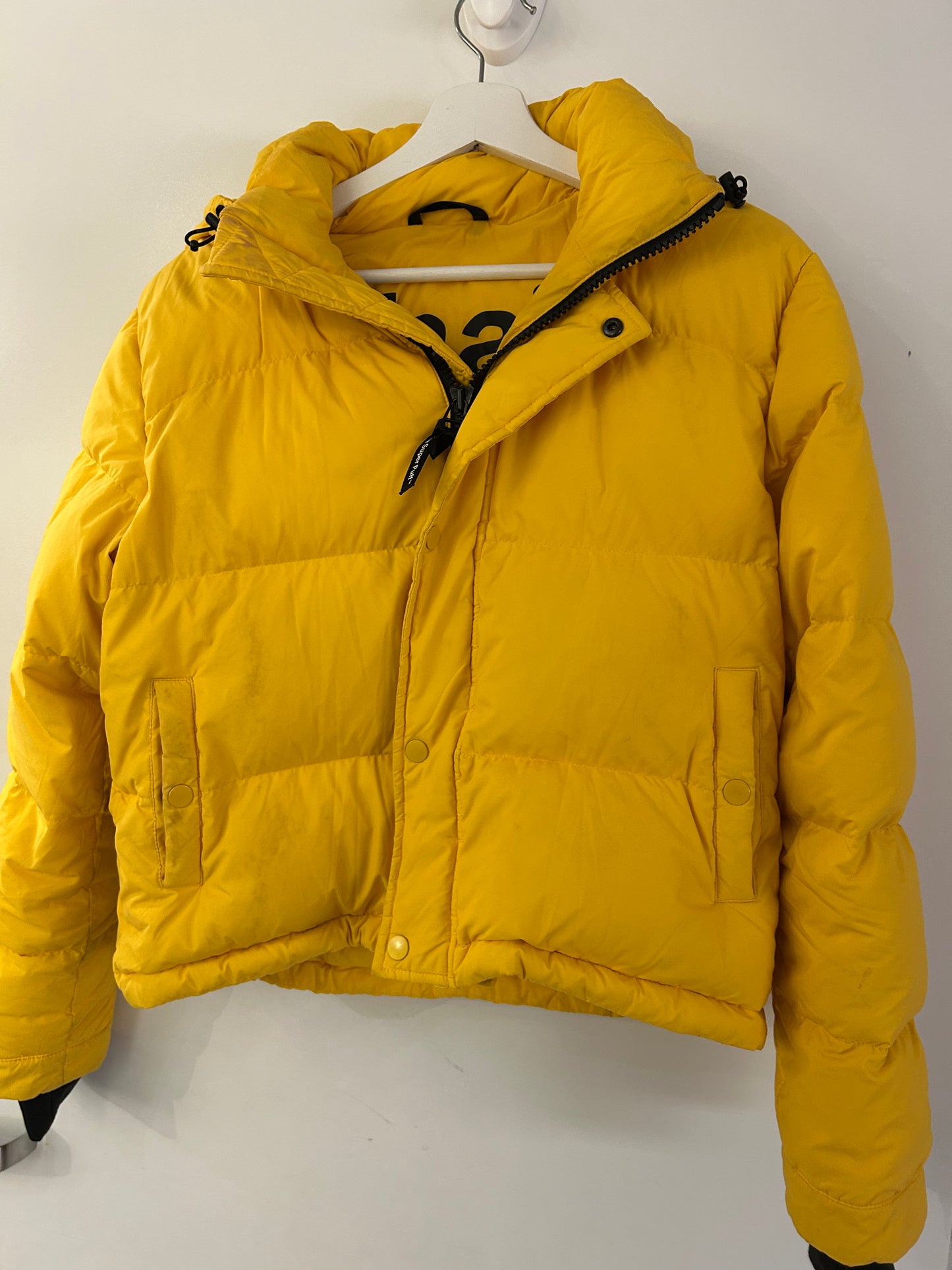 Aritzia Yellow Cropped Superpuff